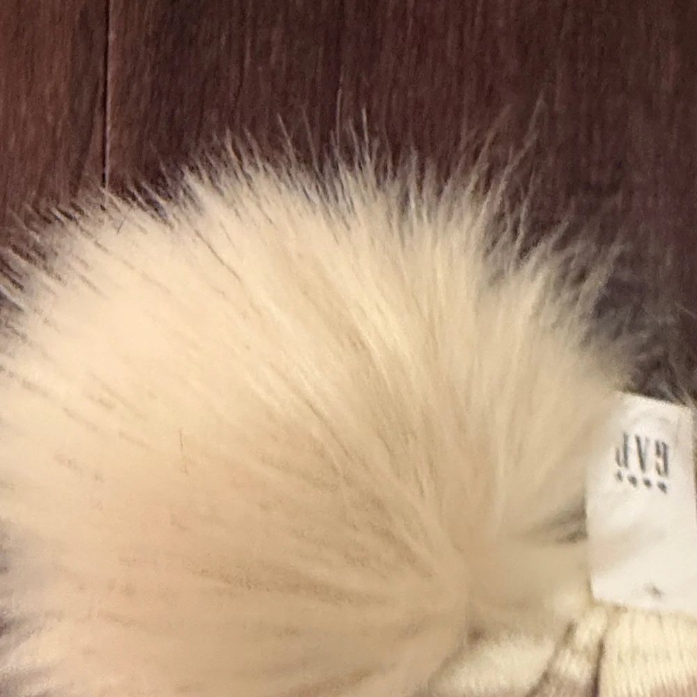 NWT GAP Cream and Tan Fur Pom-Pom Zebra Print  Beanie and Mittens! Size 2T/3T